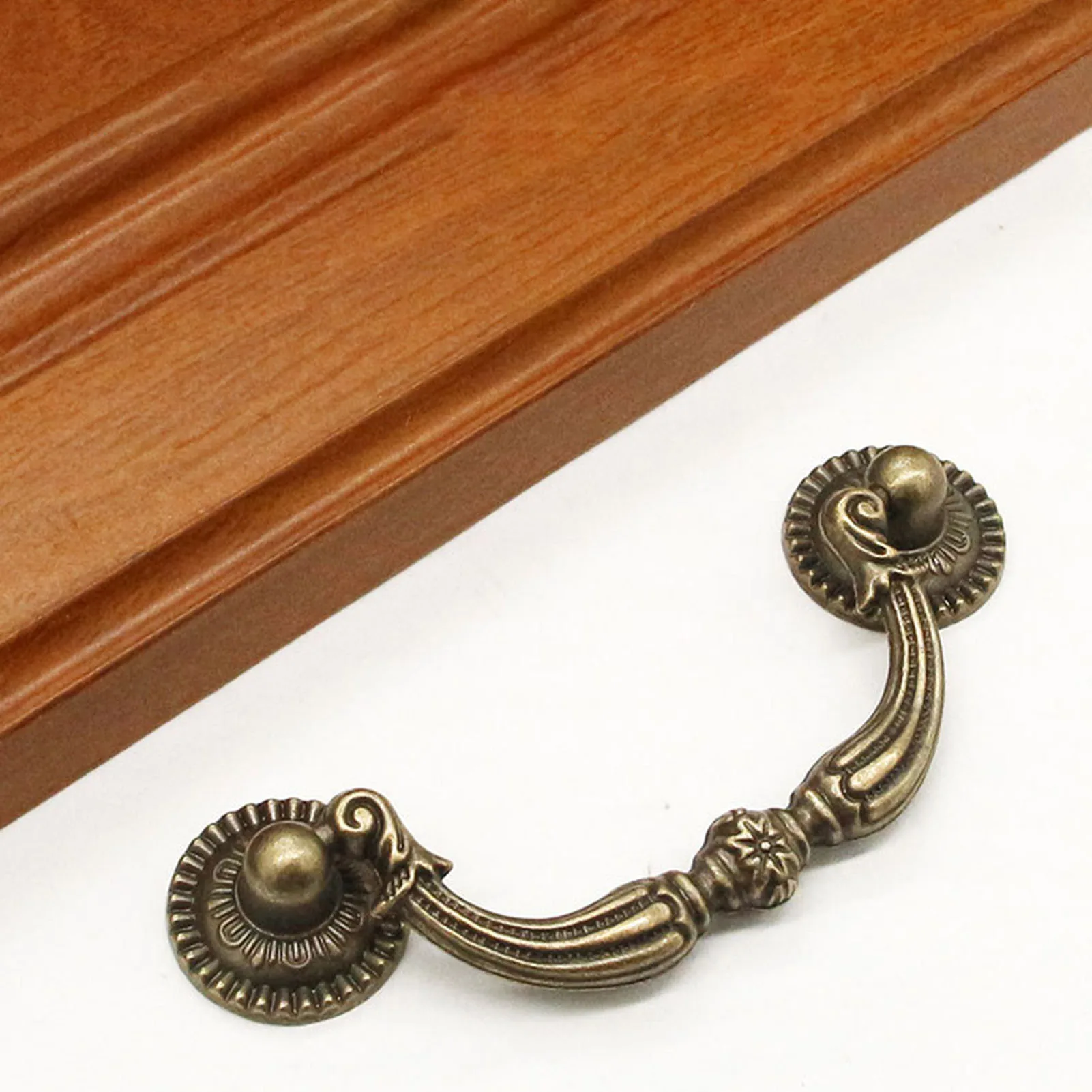 Vintage Cabinet Knobs Pulls Knobs Retro Jewellery Box Drawer Handle Pulls Knobs for Ceramic Painted Wood Surfaces