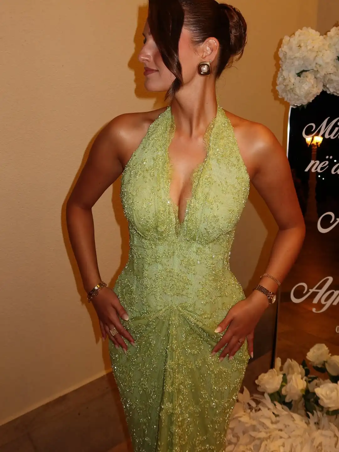 Mint Green Backless Evening Dress Lace Up Detail Pleated Long Bell Sleeve Chiffon Elegant Floor Length Custom Made Gala Gown