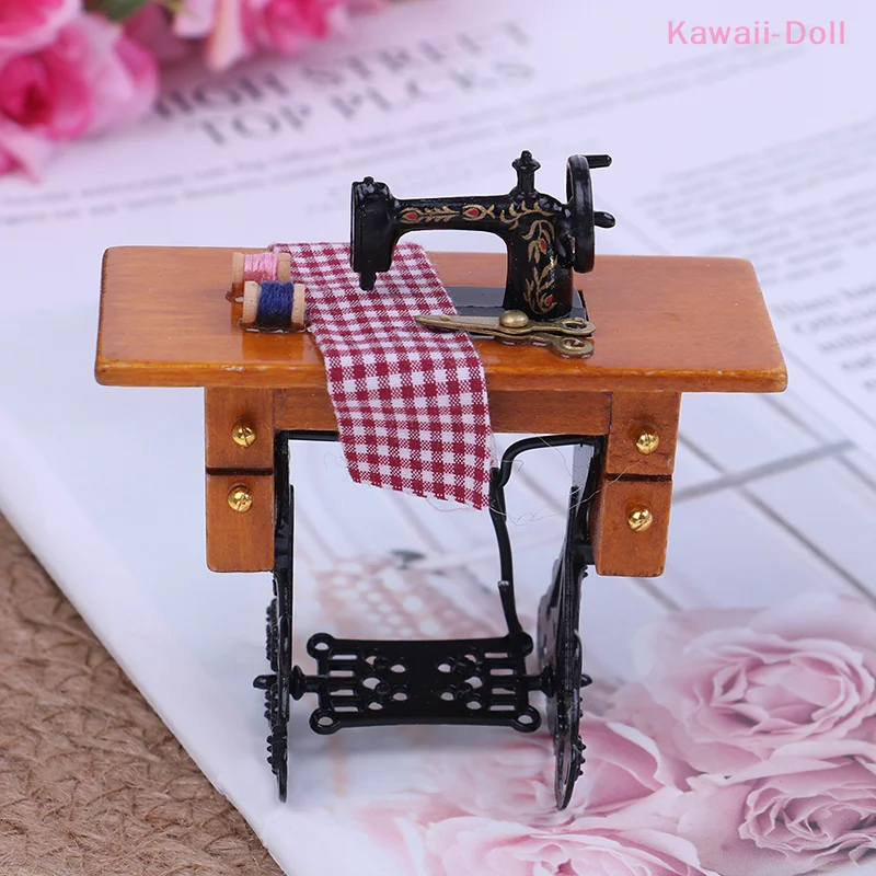 1Pcs Dollhouse Mini Sewing Machine Miniature Furniture Table Cloth Decor