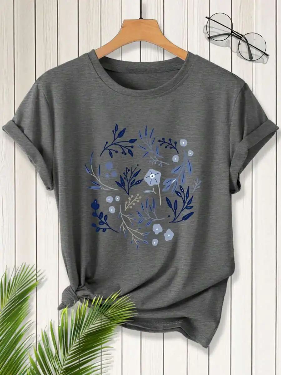 

Womens Gray Crew Neck Short Sleeve T-Shirt Floral Wreath Print Casual Tee