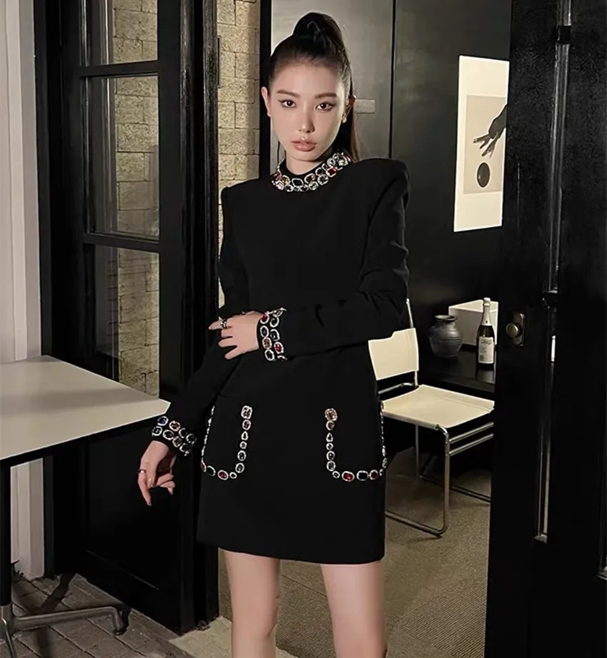 

Runway Fashion Autumn Winter Colored Diamonds Party Dress Vintage Luxury Women's Stand Collar Black Pockets Slim Mini Vestidos