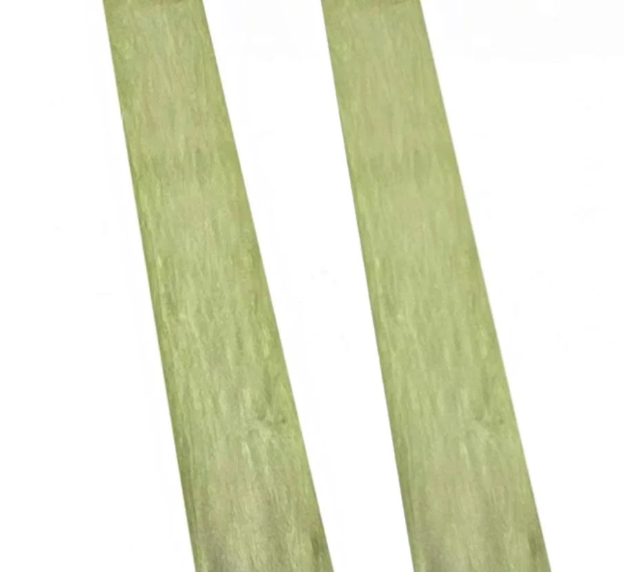 

2.5 meters long, 0.2 meters wide, 0.5 millimeters thick, naturally dyed tender green maple solid wood veneer for veneering