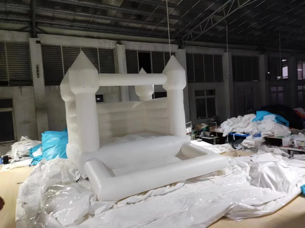 Trend: Luxury inflatable trampoline to create a romantic atmosphere for commercial weddings