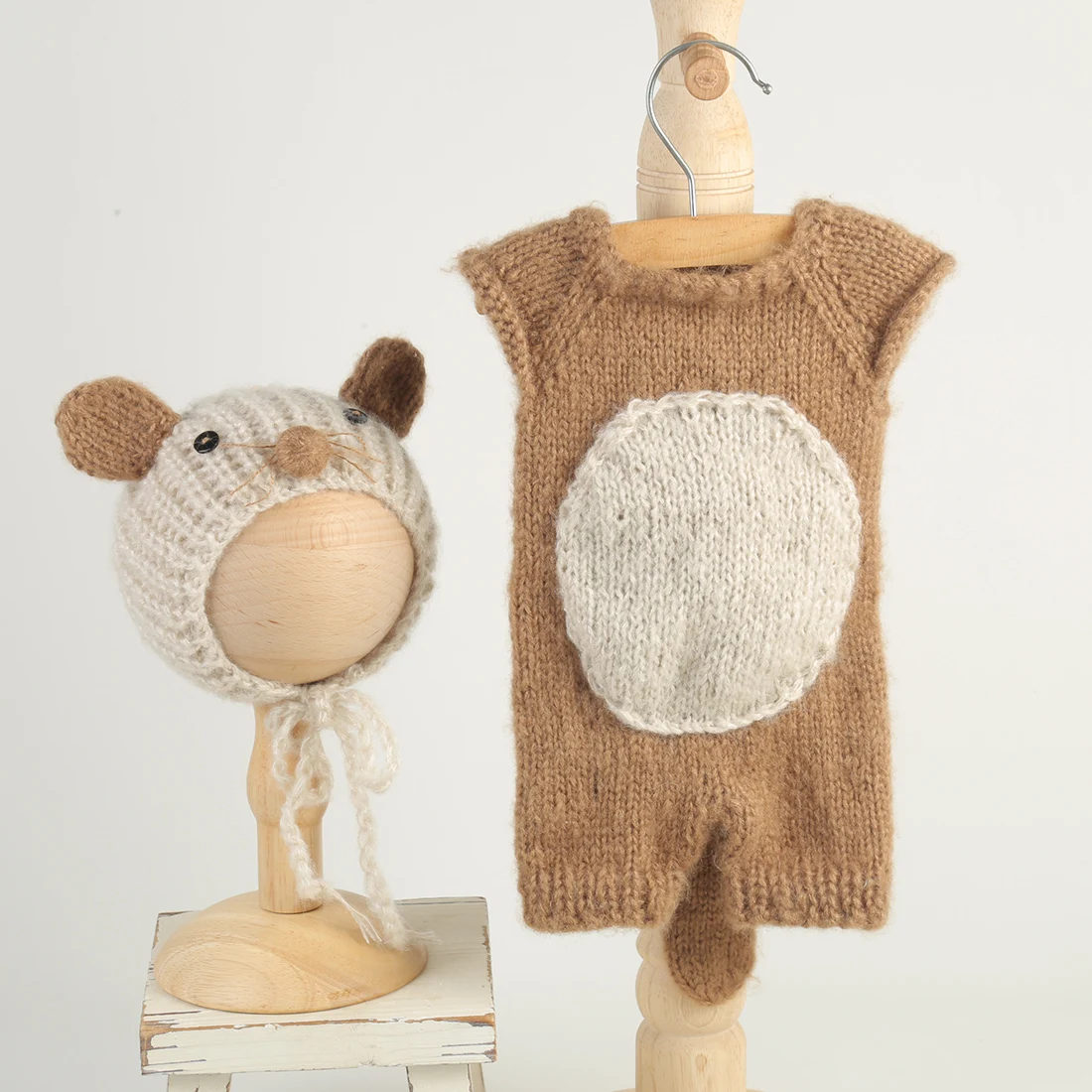 Knitted Beaver Newborn Photography Props Set, Baby Romper with Tail & Ear Hat, Infant Photoshoot Outfit Studio Shooting Costume