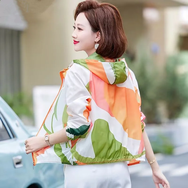 

Hooded Printed Sun Protection Coat Jacket for Women's Short 2025 Summer Long Sleeved Sun Protection Clothing Thin Outerwear