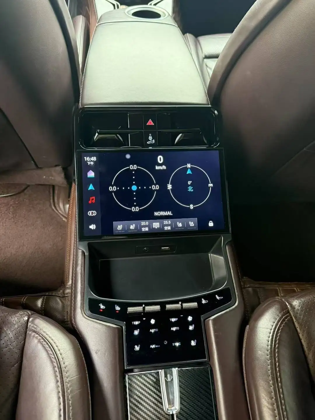 نظام أندرويد الذكي المدمج في جهاز إرسال GPS FM CarPlay لوحة القيادة المثبتة على تكييف الهواء الخلفي وشاشة مقسمة للتحكم في تكييف الهواء