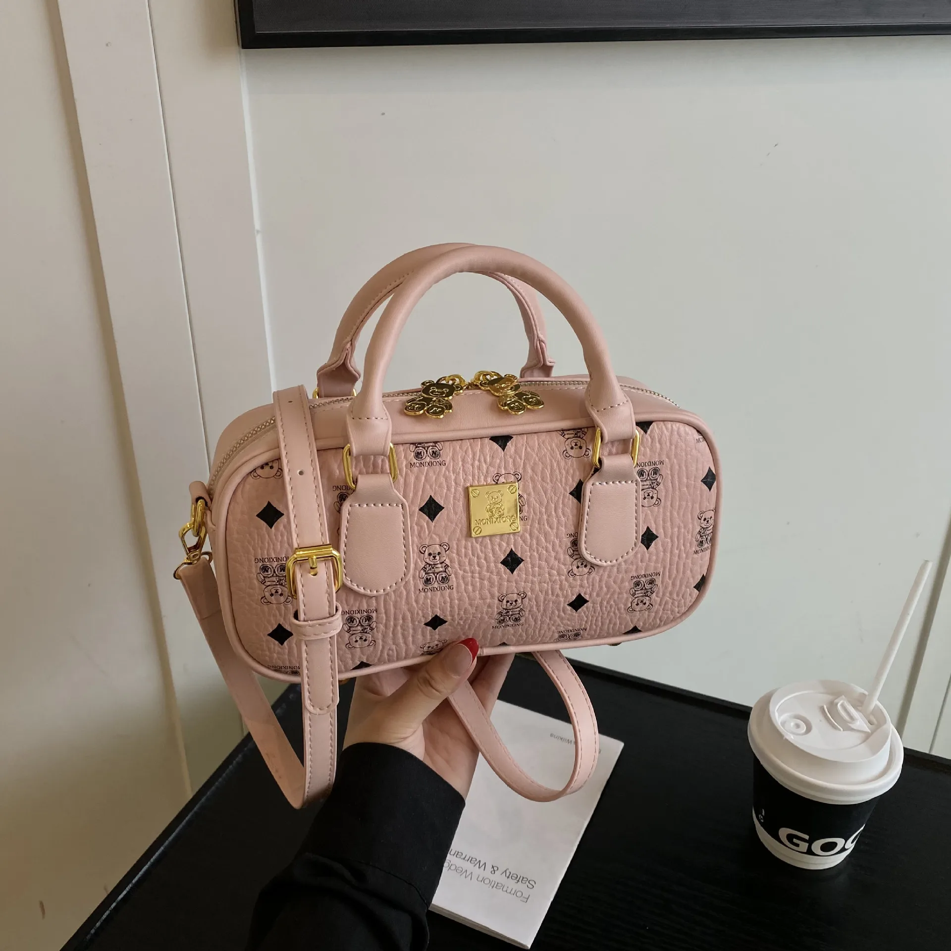 

2023 Новая женская сумка-подушка с винтажным принтом — стильная универсальная, нишевая, элитная, через плечо