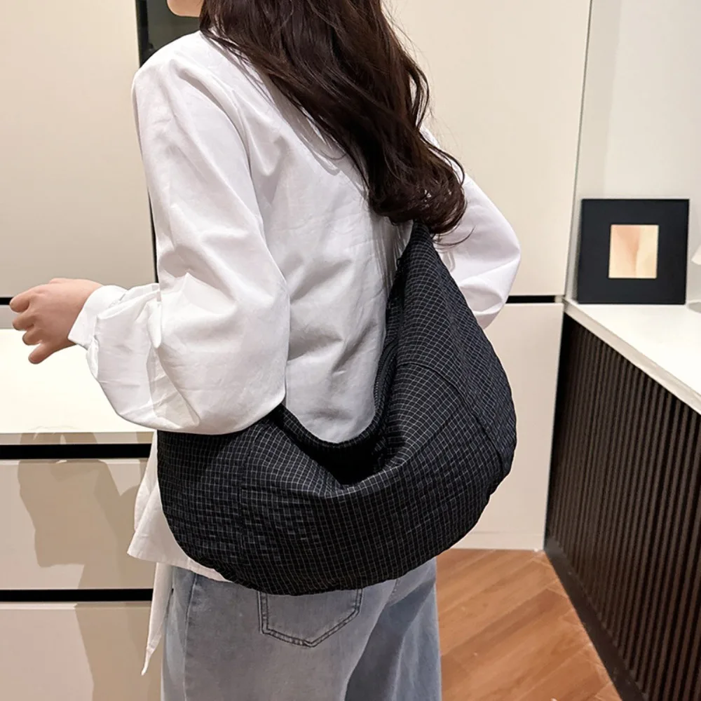 

Korean Style Nylon Dumpling Bag Commuting Solid Color Single Shoulder Bag Large Capacity Handbag Hobos Crossbody Bag