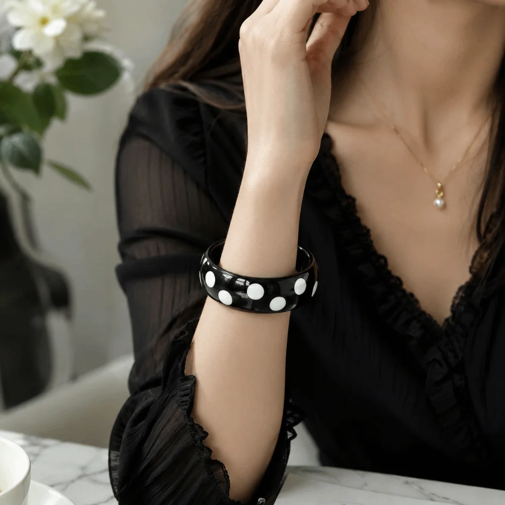 Fashion Round Wide Resin Polka Dot Bangles Hip Hop Cool Punk Style Geometric Wristband Stackable Colored Jewelry Casual