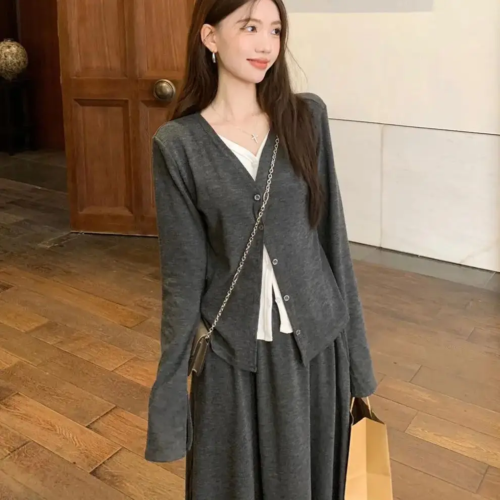 2PCS knit sweater suit splicing V-neck long-sleeved knitted sweater slim high waist long skirt skirt women's fashion