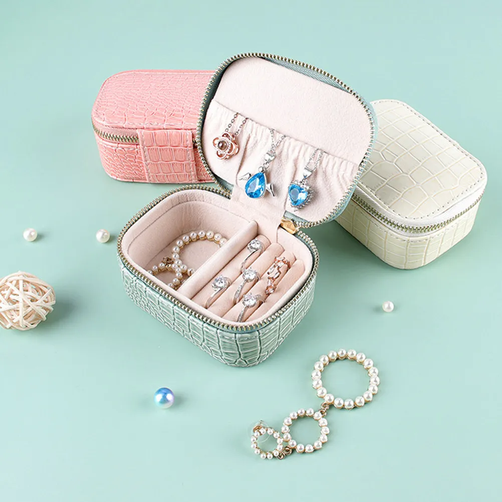 

Маленькая шкатулка для украшений, портативный дорожный органайзер для колец, браслетов, ожерелий, компактный легкий футляр для хранения ювелирных изделий