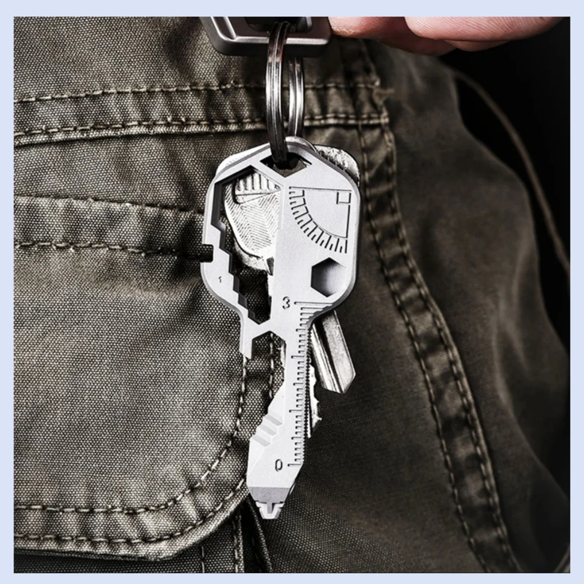 Convenient keychain multifunctional combination tool