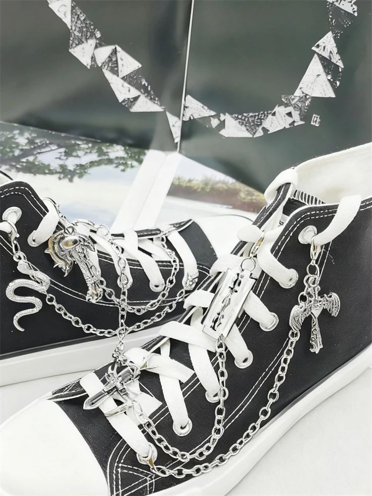 1 Stück Punk Bling Kreuz-Schuhkette Dekoration Vintage Silberfarbene Klinge Schuh-DIY-Zubehör Personalisierter Axt-Schuhclip Schlangen-Schuh-Charm – Detail 5