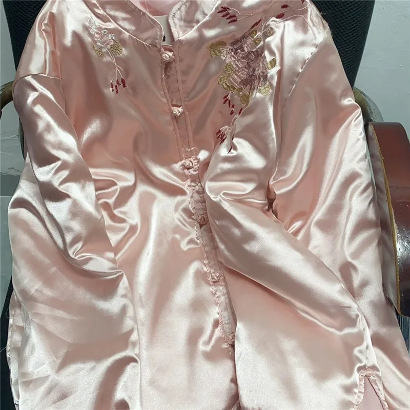 

Новинка 2023 года, осенняя атласная стеганая куртка с цветочной вышивкой, женское хлопковое женское пальто в китайском стиле с длинными рукавами и пуговицами в виде лягушки