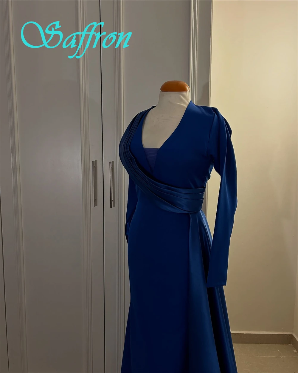 Customized Formal Blue V-Neck Long Sleeves Evening Dress High Quality Satin Prom Dresses Delicate A-Line Homecoming Gowns