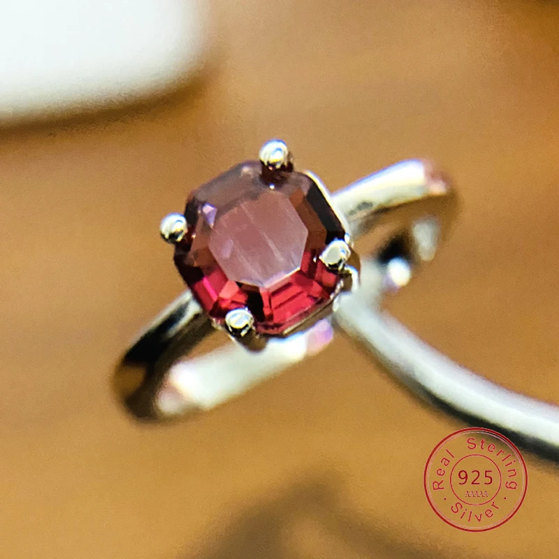 Modny pierścionek marki CZ Sterling Silver Color Big Red Round Ruby Stone Pierścionki dla kobiet Biżuteria Prezent ślubny Pierścionki ze stemplem