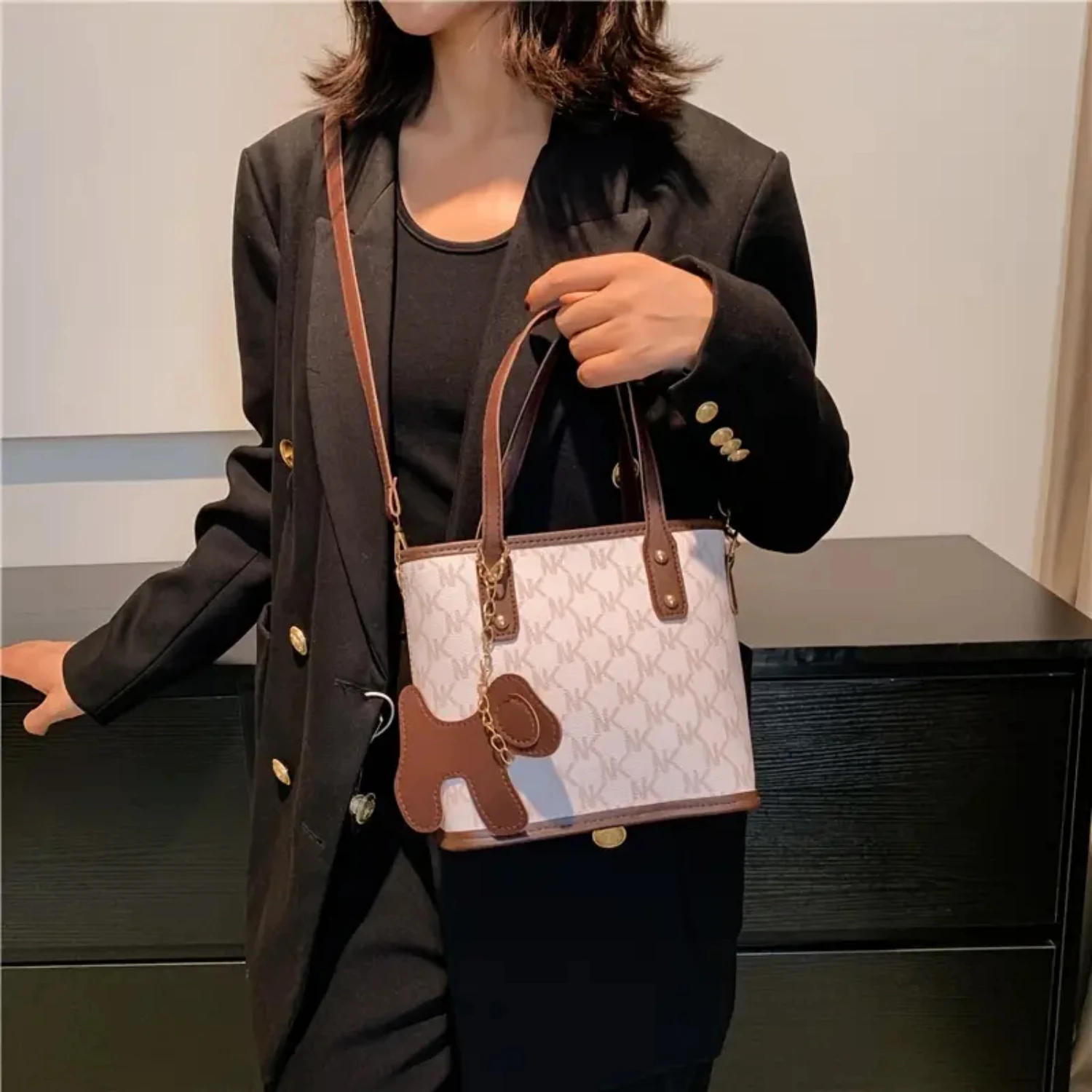 

Letter Detail Tote Bag, Women's Trendy Faux Leather Handbag Casual Shoulder Bag