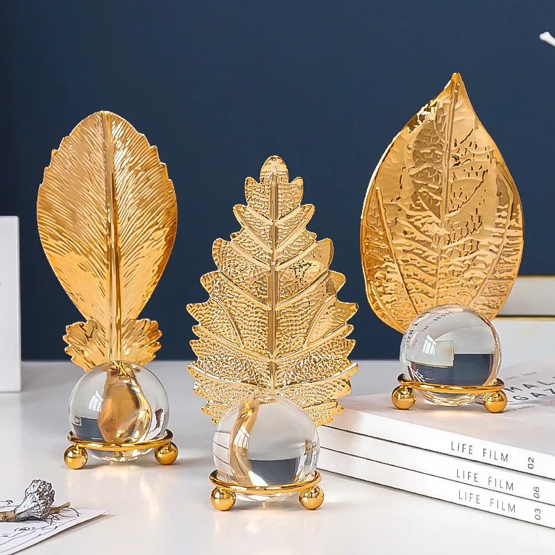 

Interior Modern Nordic Table Gold Accessories Wholesale Metal Maple Leaf Art Crafts Home Decor Pieces Luxury Crystal Decor