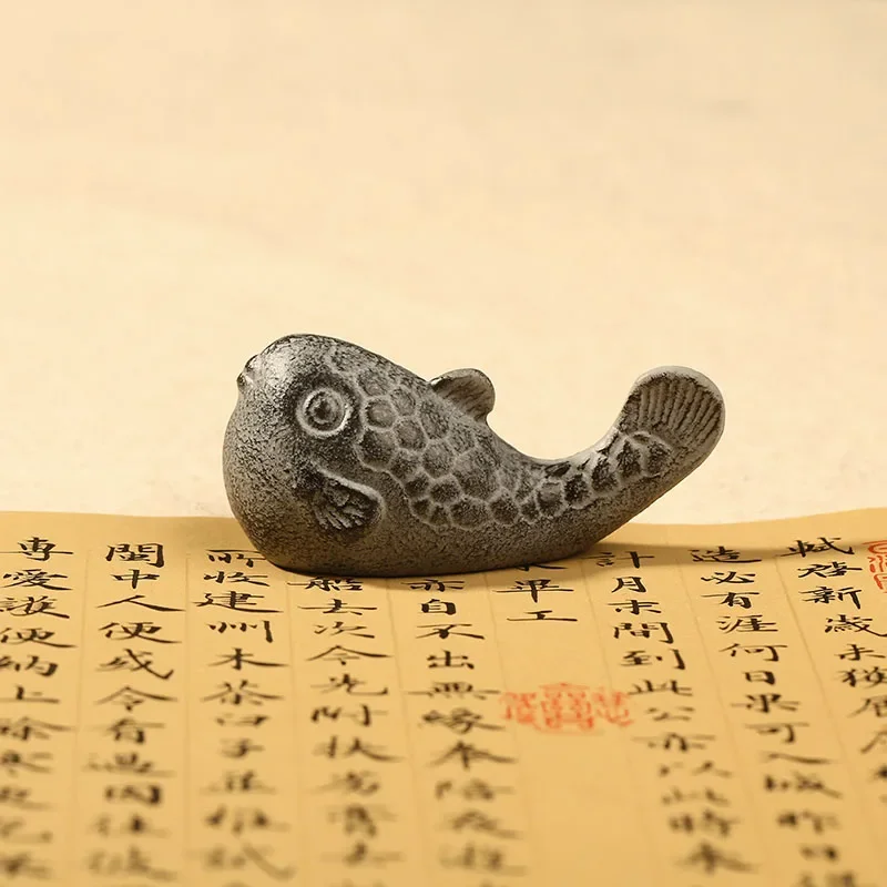 Japanese-style Puffer Fish Cast Iron Pen Stand Creative Retro Puffer Fish Paperweight Modern Home Decoration Desktop Ornaments