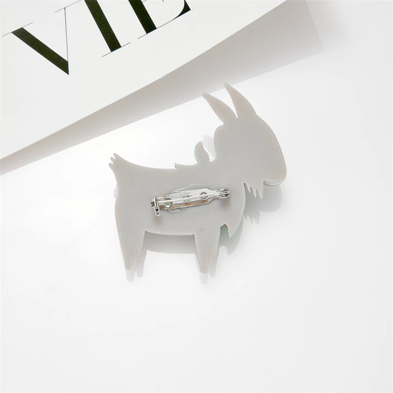 YAOLOGE 2022 New Acrylic Grey Goat Brooches For Women Men Lovely Cartoon Creative Animal Badge Lapel Brooch Pin Jewelry Gift