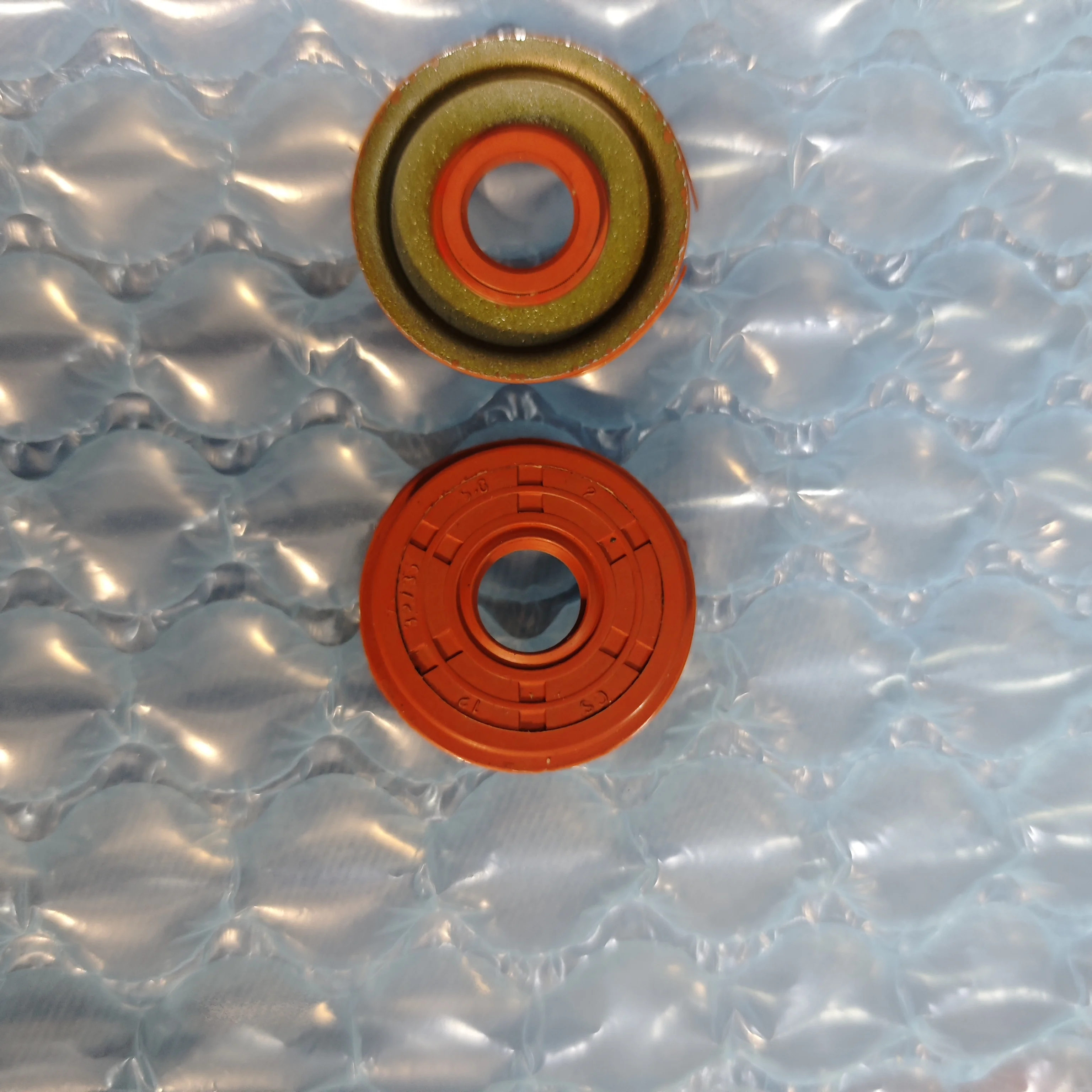 2pcs CS350WES/350TES chainsaw oil seal steam