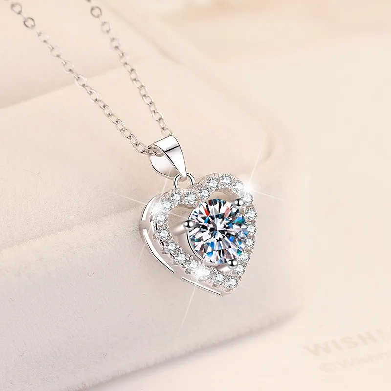 HK0014 Lefei Fashion Trendy Fine Luxury Classic White Moissanite Nimble Love Heart Naszyjnik Kobiety Prawdziwa biżuteria imprezowa s925 Silver