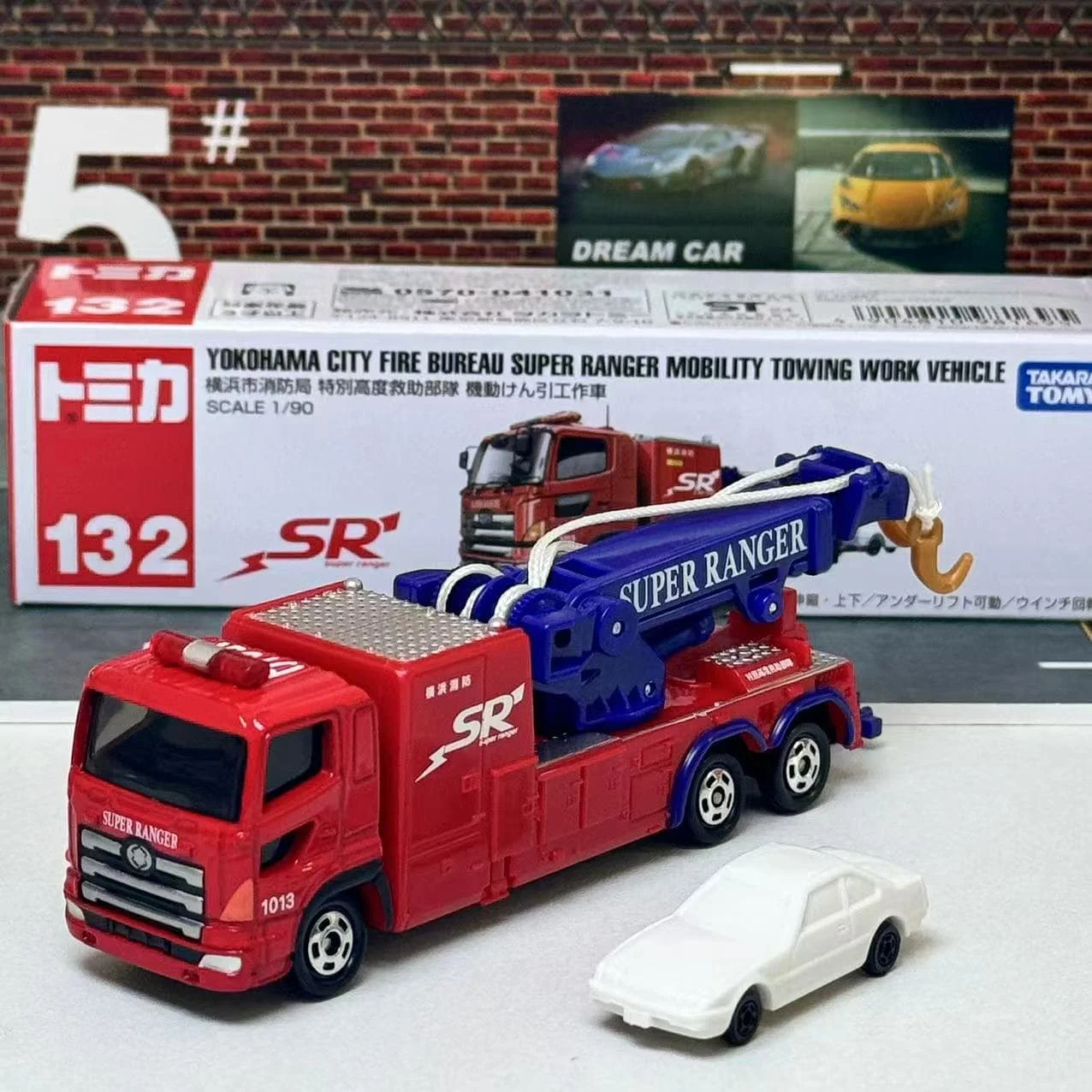 

Takara Tomy Tomica Long Type No. 132 Yokohama City Fire Marshal's Office Special Advanced Rescue Forces Tow Truck Alloy Toy Gift