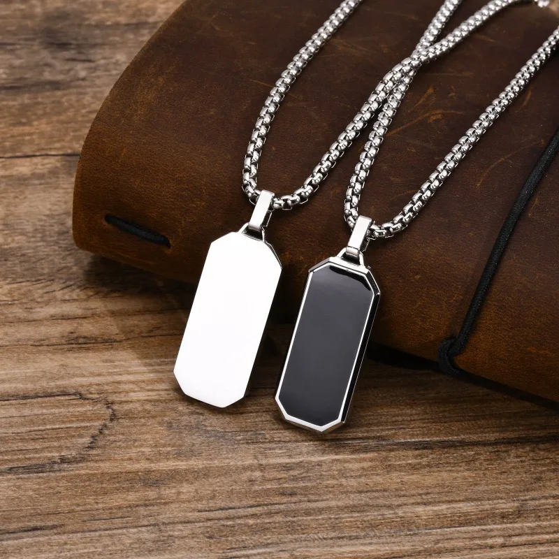 Simple Geometric Square Pendant Necklace for Men and Women, Niche Trendy Clavicle Chain, High-end Personalized Accessories