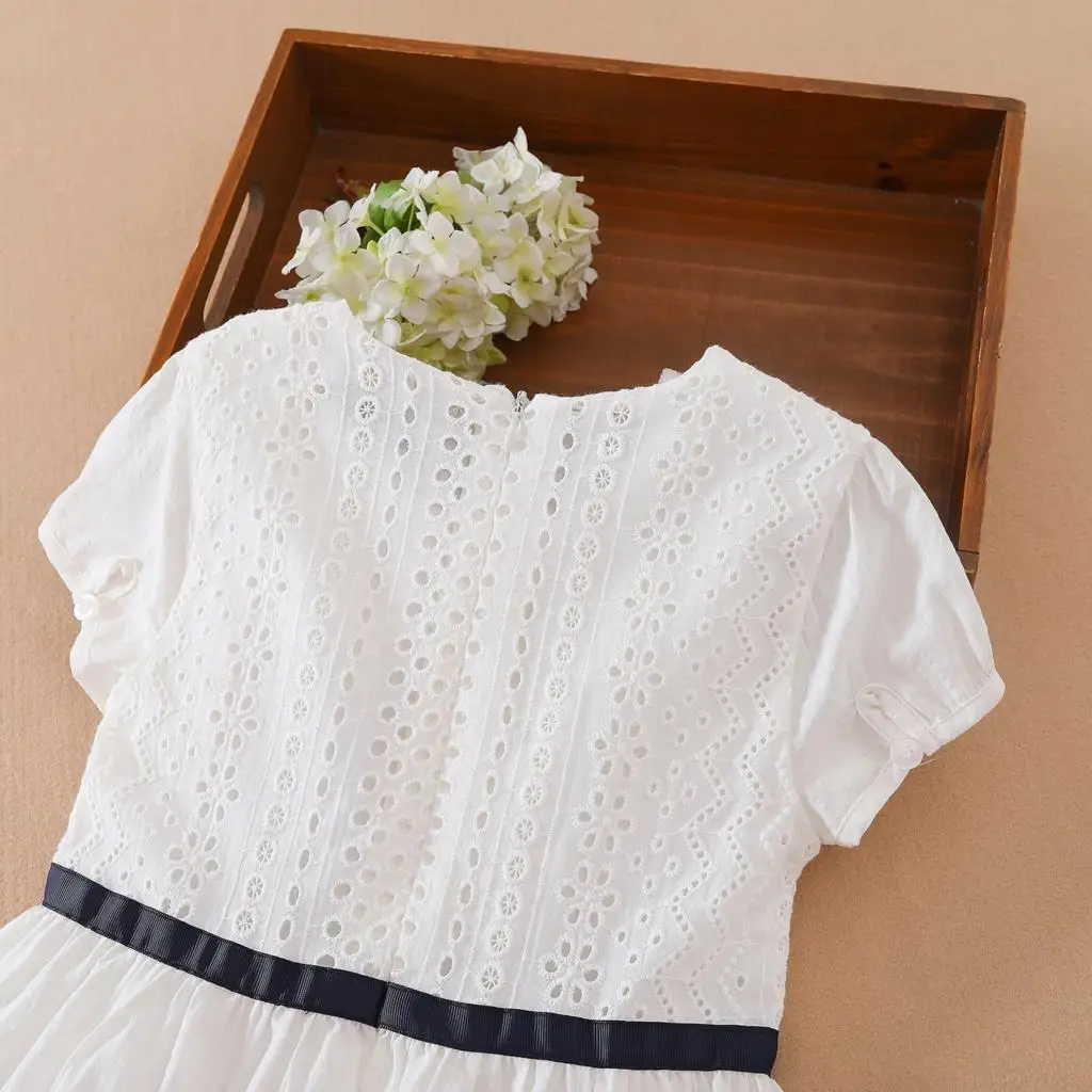 Le neonate vestono il vestito da principessa a maniche corte in cotone estivo con colletto tondo abito a fiori bianchi per bambini abbigliamento da