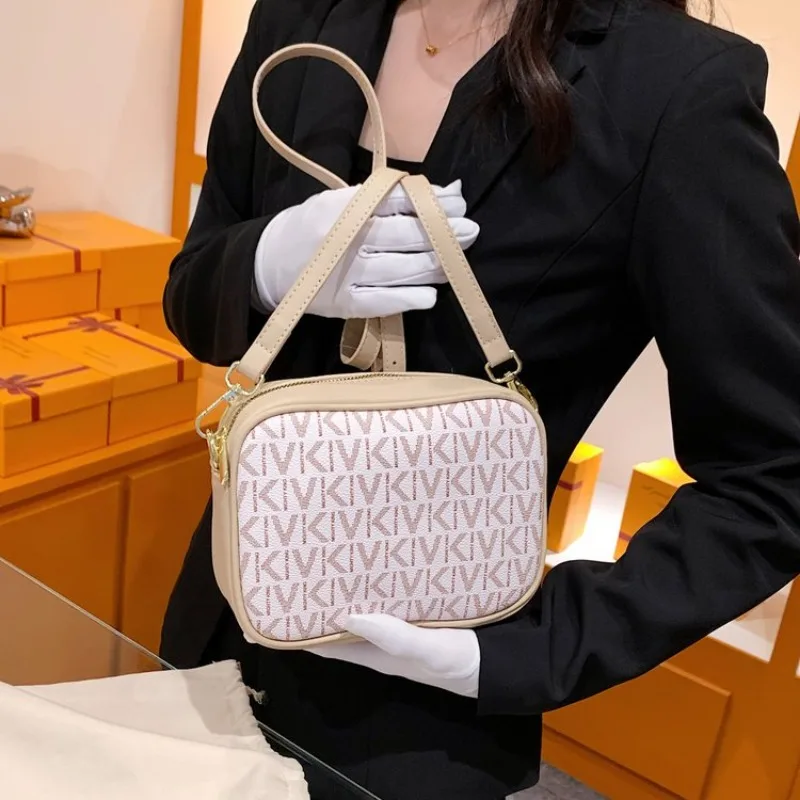 

Luxurious Fashion Casual Underarm School Presbyopic Daily Use Maillard Style Female Bag While Traveling Abroad