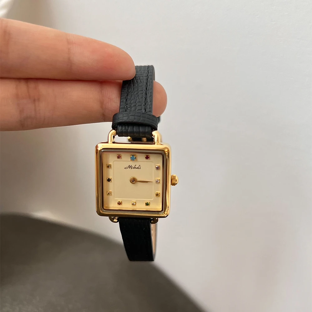 

Винтажные темпераментные цветные циркониевые квадратные кварцевые часы с ремнем для женщин и девочек, часы с ремешком, женские аксессуары