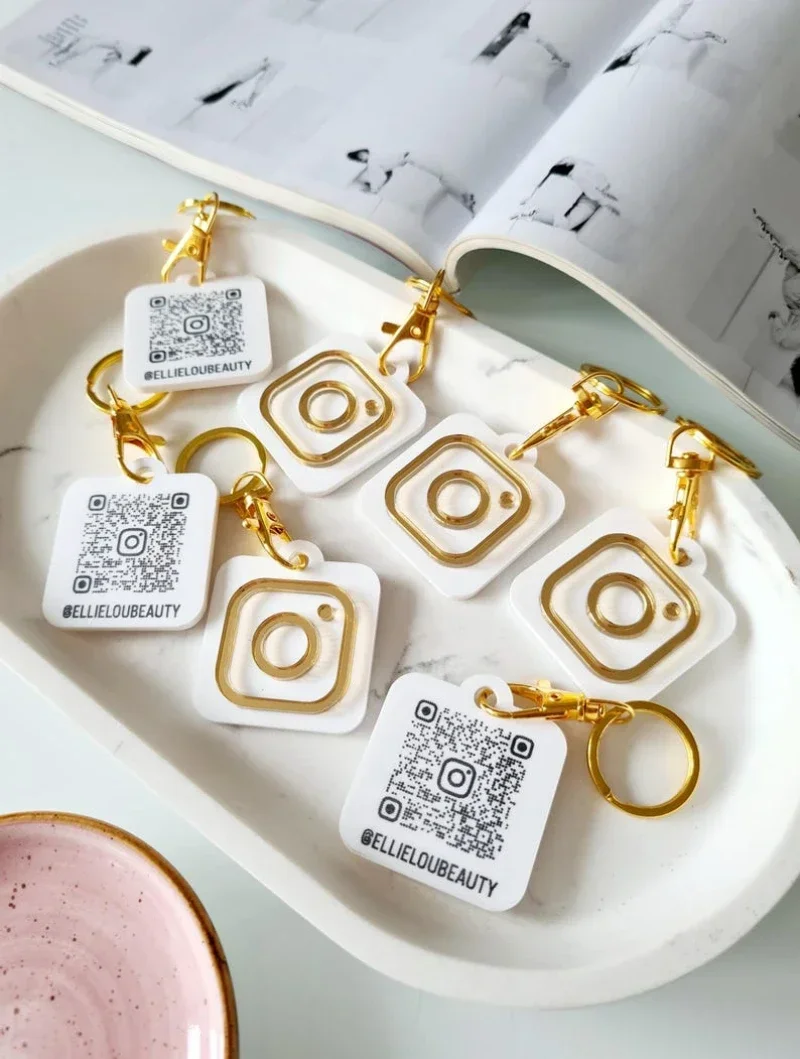 Custom QR Code Keyring Keychain Instagram Facebook Keychain with QR Code Keychain for Social Media