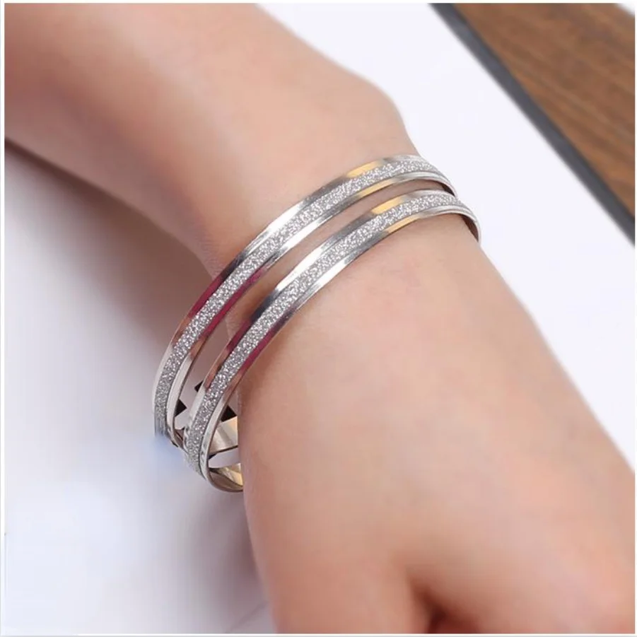 2pcs/set Korean Fashion Knot Heart Bracelet Bangle Girl Fashion Jewelry Alloy Round Pendant Chain & Link Bracelets for Women