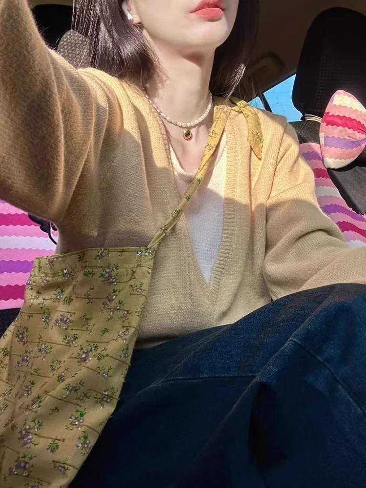 

Yellow Splice Fake Two-Piece Color Blo V-Ne Sweater Women Early Autumn Loose Lazy Design Knitted Top Korean Sle Long Sl...