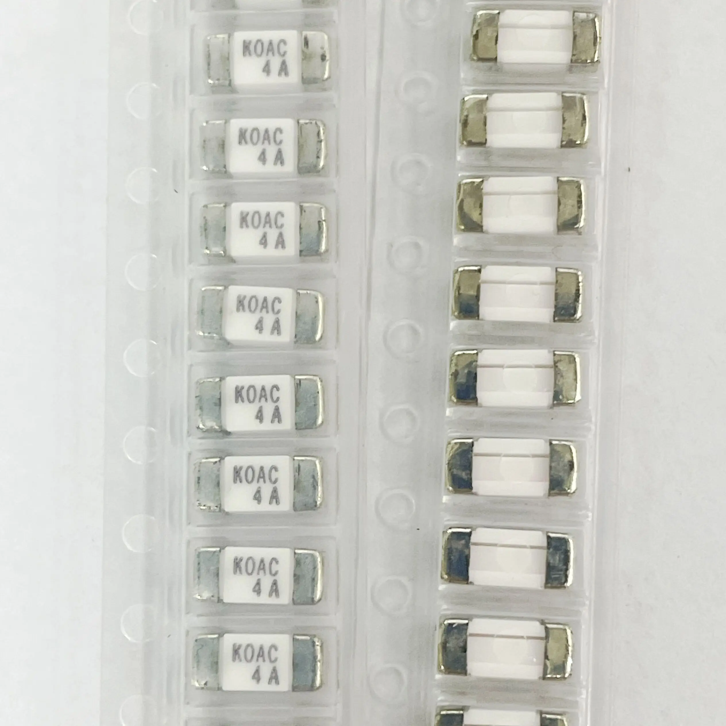 5PCS/LOT CCF1N4TTE 4A AC 125V/DC 60V Patch the fuse  volume 6mmx2.5mmx2.5mm Original and genuine KOA