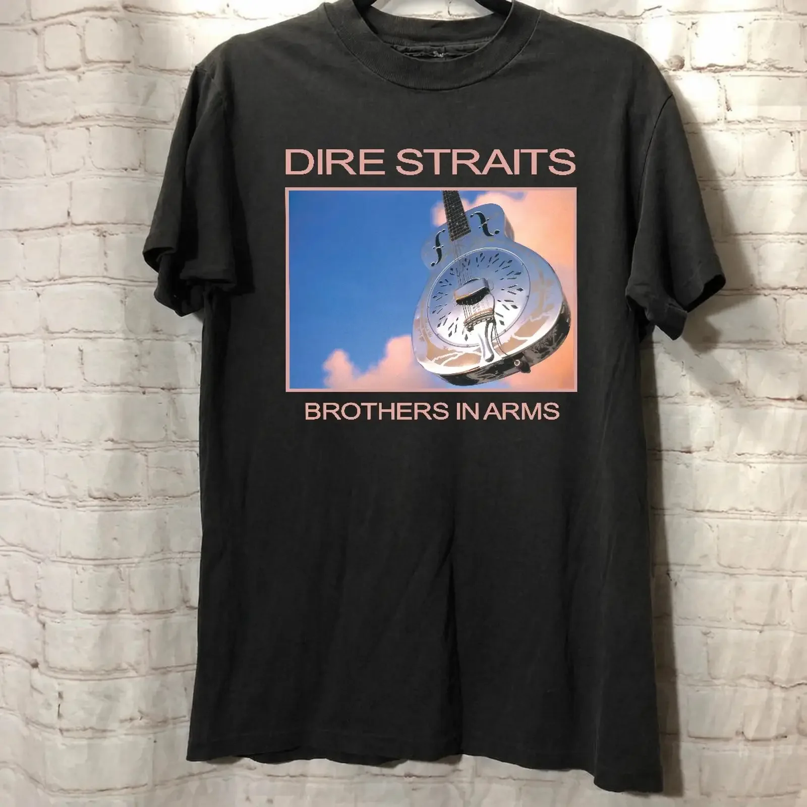 DIRE STRAITS Brothers in Arms Mark Knopfler Rock Gray T Shirt Men's Medium Size vintage Washed Casual Soft Stylish