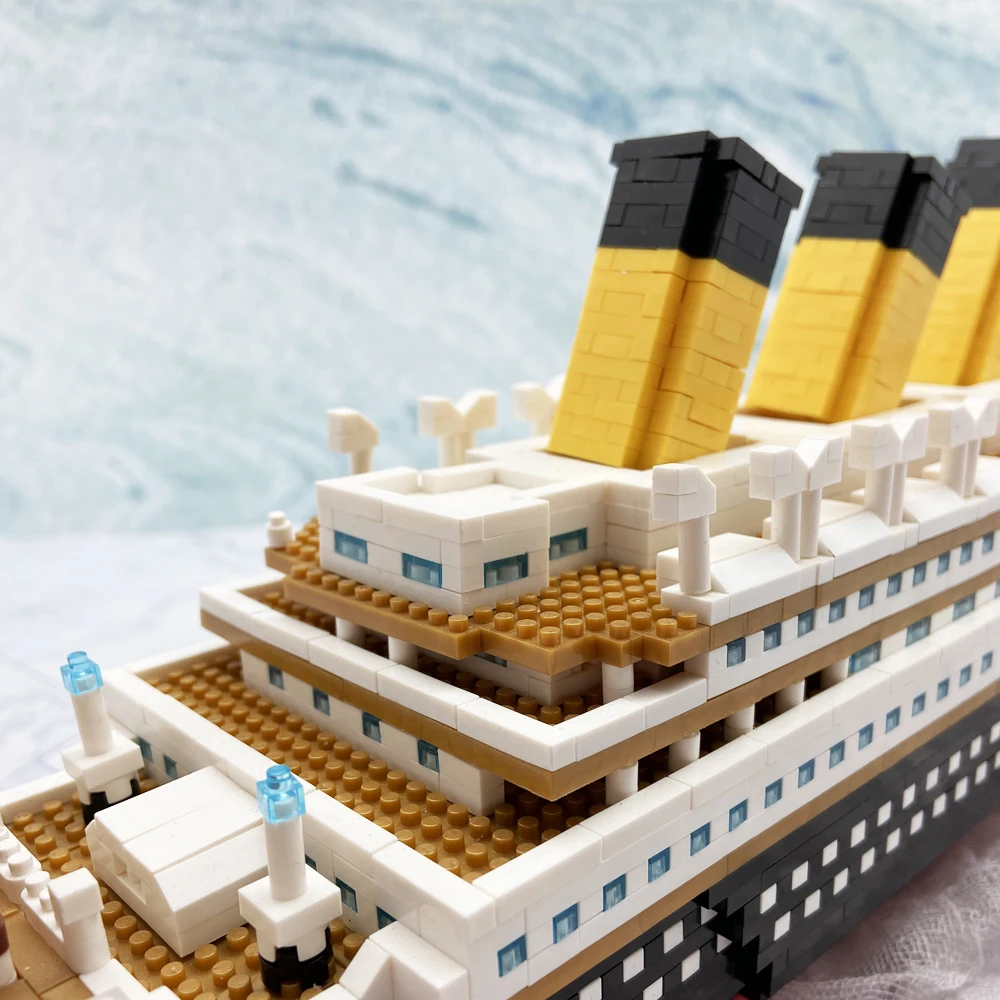 Titanic 3D Model Ship Building Blocks Detailed Micro Mini Bricks Toys Kit, Engaging Cruise Boat Assembly, Unique Gift for Adults