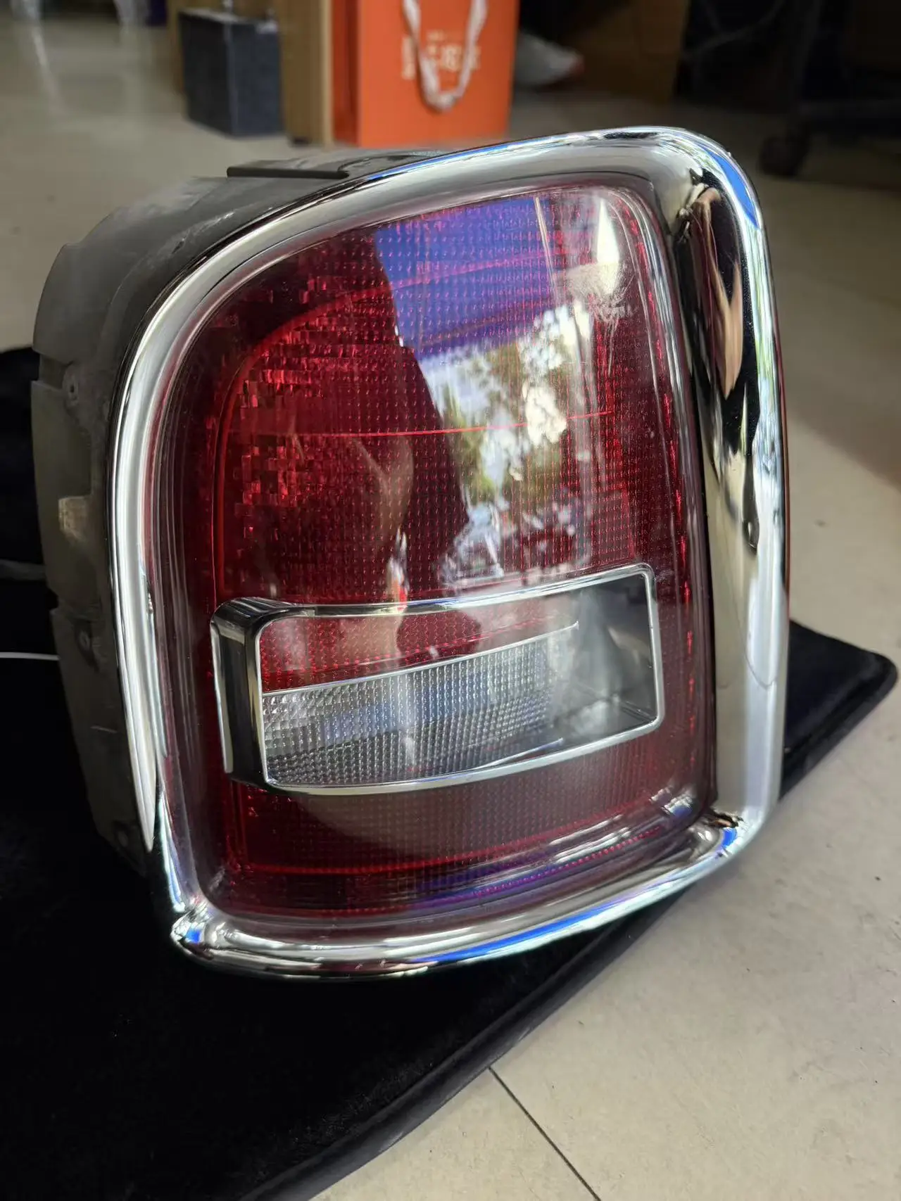 For RollsRoyce Phantom New LED Rear Tail Light Brake Lamp Position Blue Light with Red Lens Color 63210304309