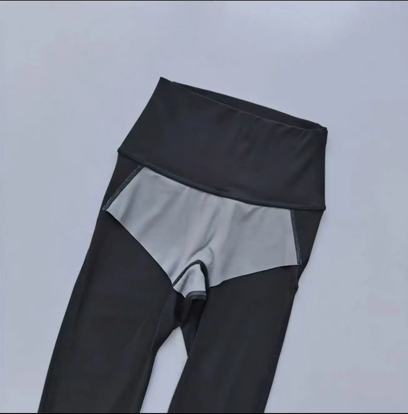 회색