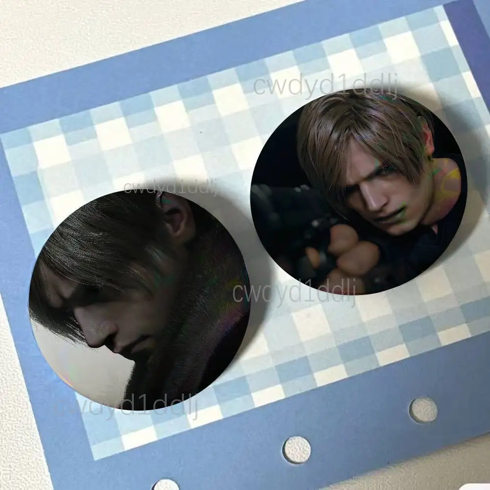 

Leon Kennedy Resident Evil 4 Button Pins Cartoon Badge Round Brooch on Backpack Accessories Jewelry Gift for Friend