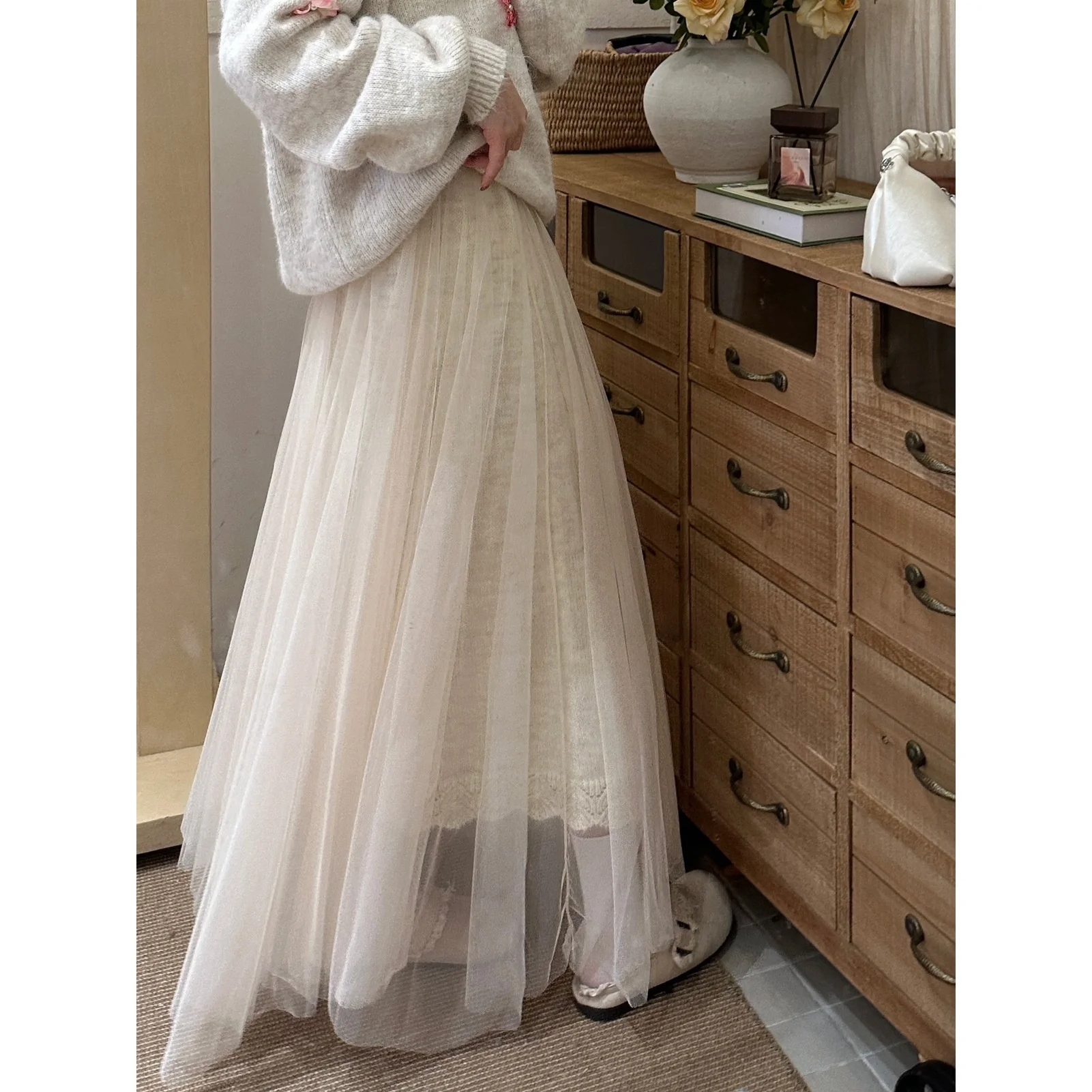 

Фиолетовая женская юбка А-силуэта для осени: очень красивая, скрывающая недостатки фигуры, стройнящая, сетчатая, с высокой талией, в стиле феи