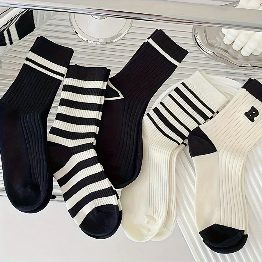 

10 Pairs of Black and White Striped Sports Socks, Casual Sports Tube Socks with Letter Pattern Design, Suitable for Casual Wear