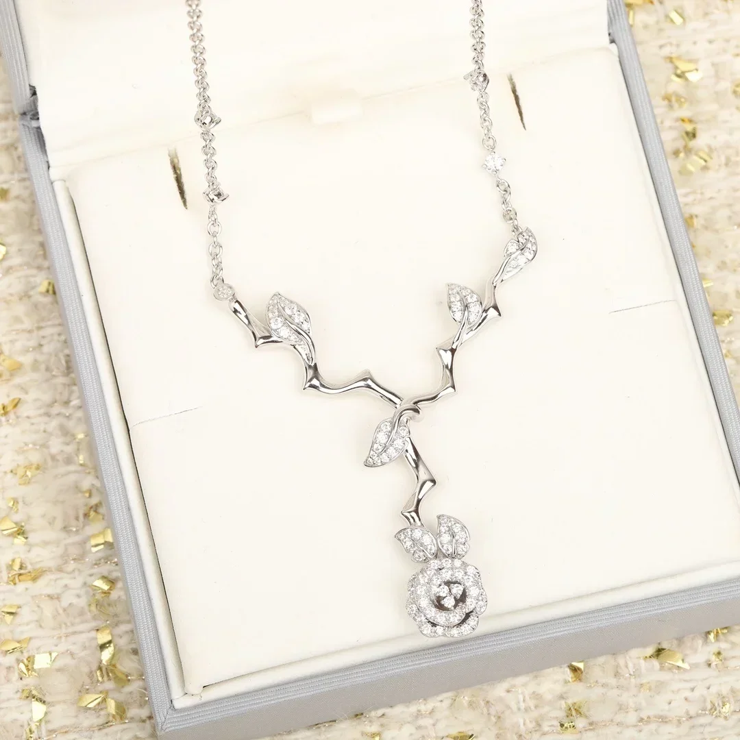 

Europe Brand Designer 925 Silver Rose Pendant Diamonds Necklace Women Top Quality Luxury Jewelry Trend