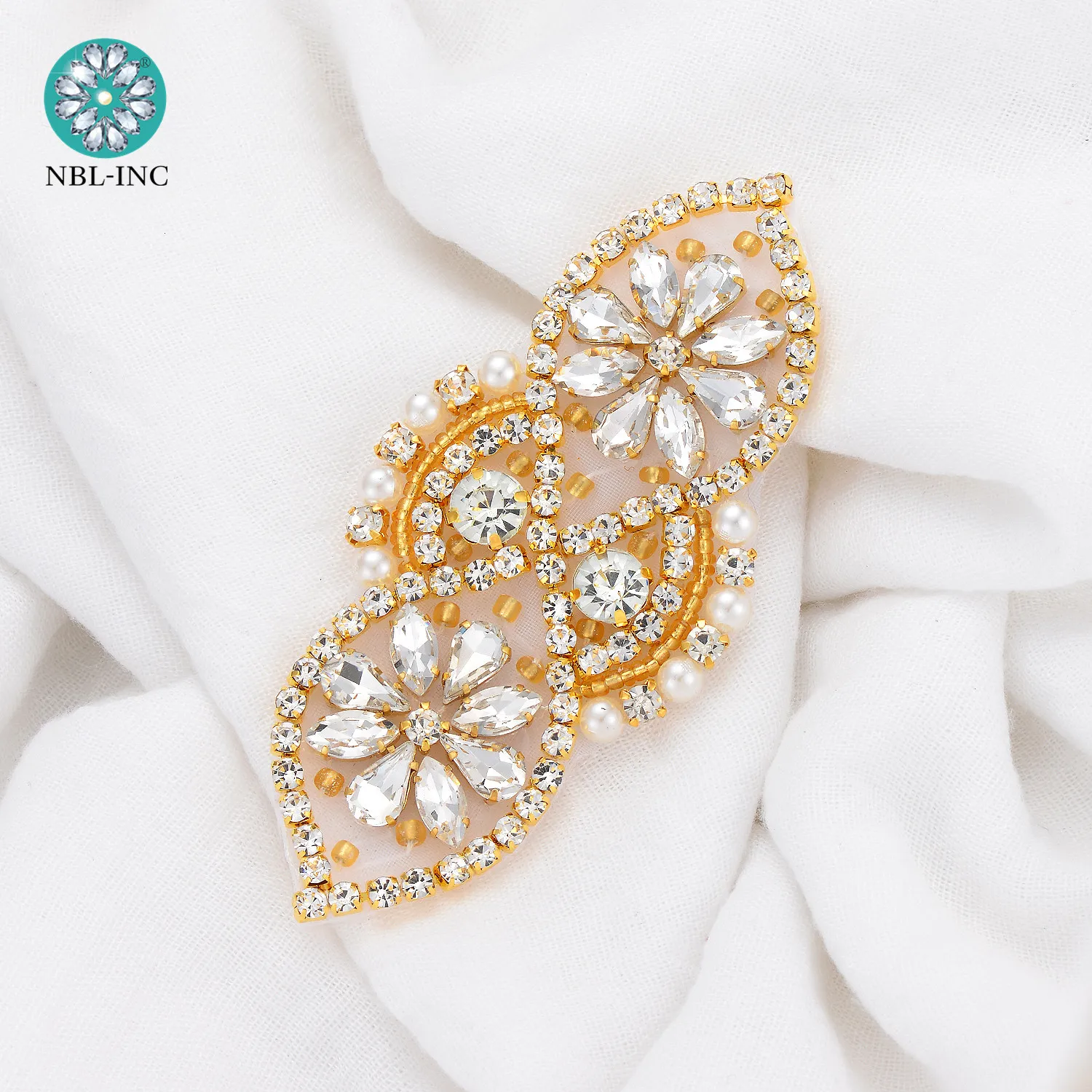 

(30PCS) Wholesale silver rhinestone applique patch iron on sew on for dress WDD0420