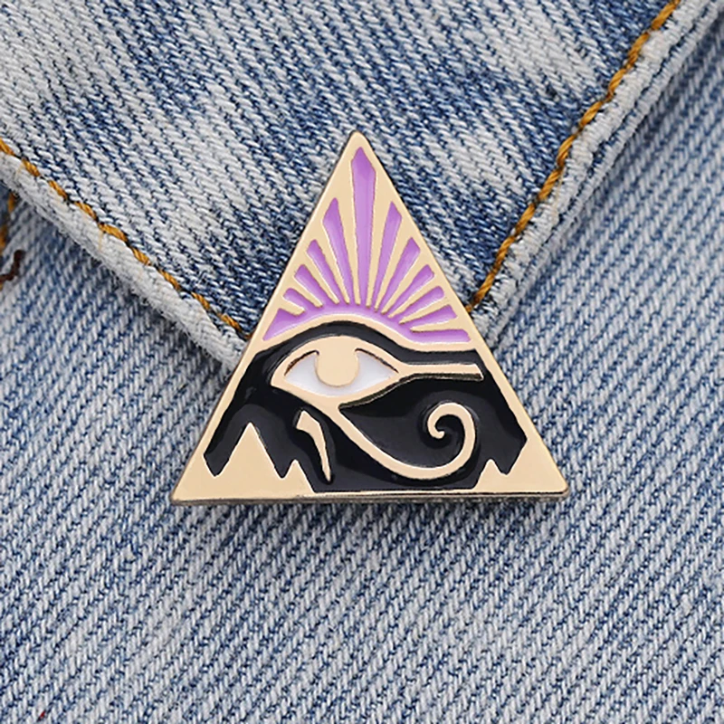 Horus Pins Badges Pharaoh Rights Symbol Enamel Brooches Women Men Shirt Lapel Pin Amulet Jewelry Gift for Friends Ancient Eye of