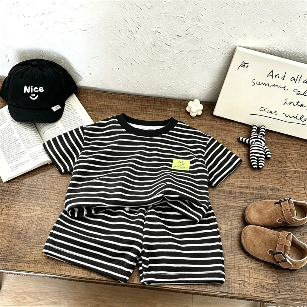 2026 Trendy Costume Girls Child Short Sleeve Shorts 2Piece Set Summer New Clothing Crewneck Tees Versatile Shorts Striped Outfit
