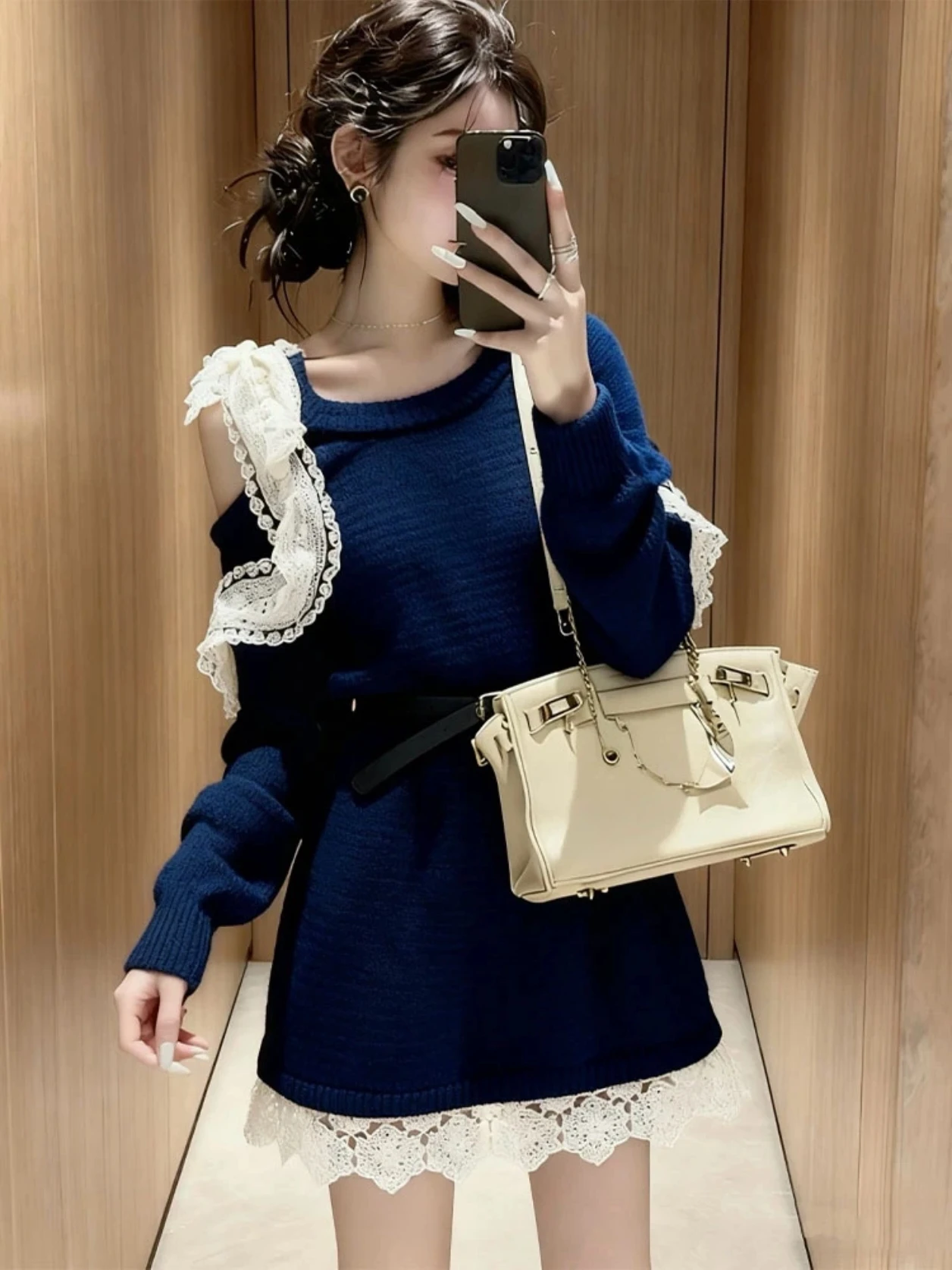 เสื้อไหมพรมผู้หญิงสไตล์เกาหลี แต่งขอบลูกไม้เนื้อนุ่ม ดีไซน์หวาน สไตล์ลำลอง ทรงเอไลน์ รุ่นใหม่ล่าสุดสำหรับฤดูใบไม้ร่วงและฤดูหนาว