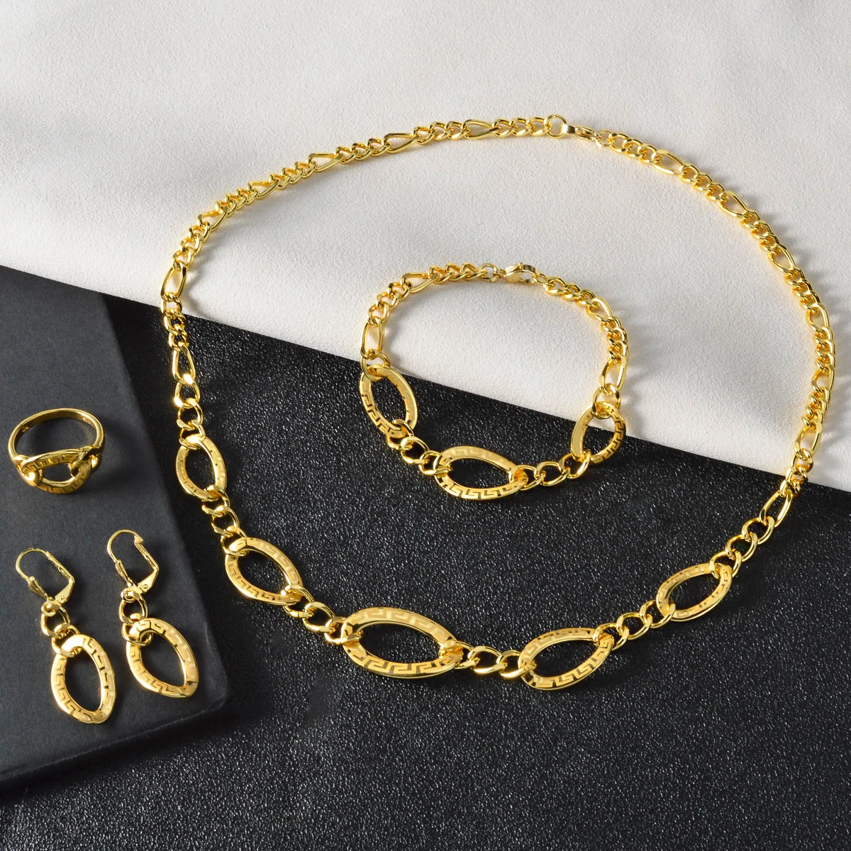 4 In 1 Women Jewelry Kit Gold Tone Geometric Hollow Chain Necklace Bracelet Ring Earring Ornament For Dating Banquet Occasions