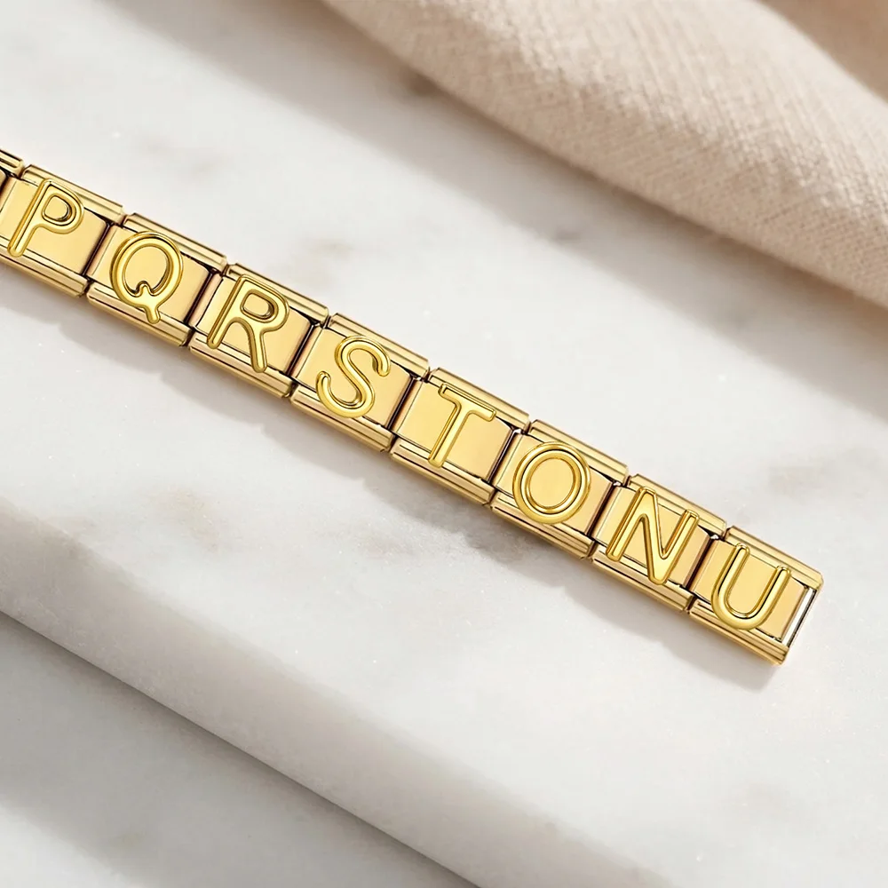 GEMOSA 9mm Italienische Armband-Charms in Großpackung, Goldfarben, A-Z 26 Buchstaben, Edelstahl, DIY-Namen, 3D-Stereoskopische Schmuckherstellung, Trendig – Detail 1