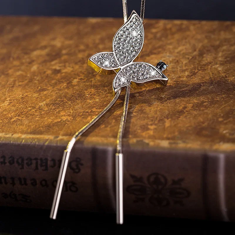

Butterfly sweater chain, versatile long necklace for women's fashionable clothing, tassel pendant necklace, retro necklace